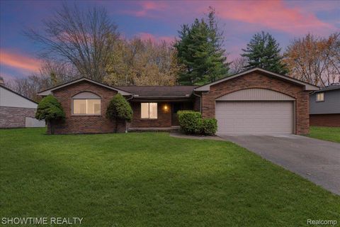 902 Longfellow Drive Troy City MI 48085