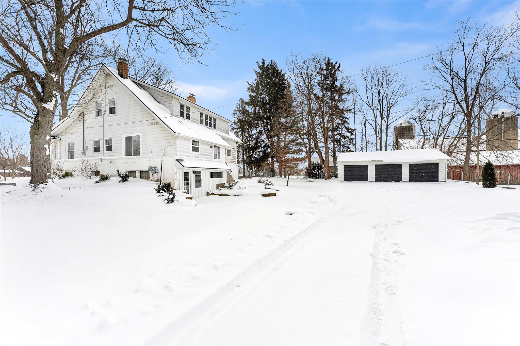 4391 Fruit Ridge Avenue NW