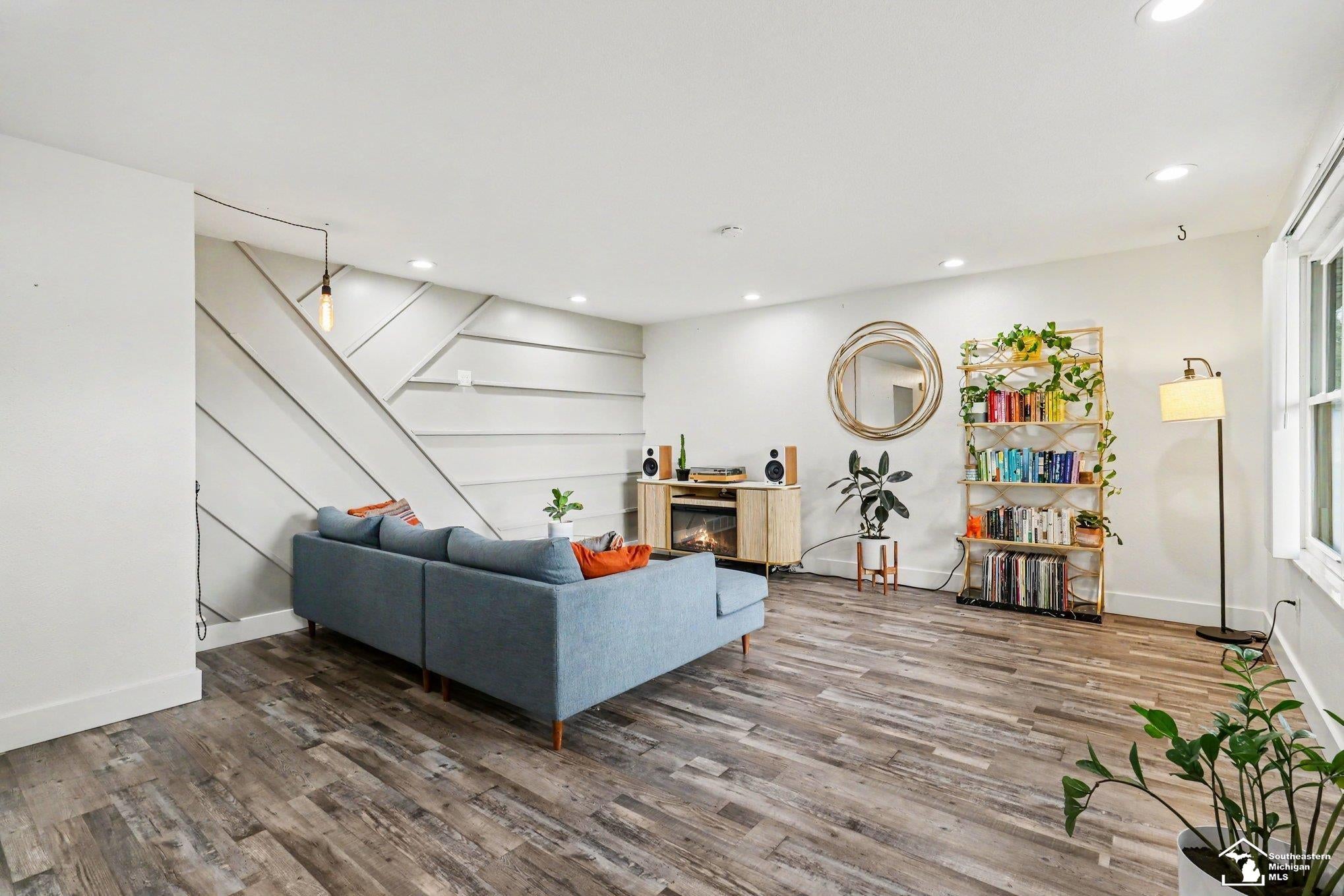 8275 Whiteford Road