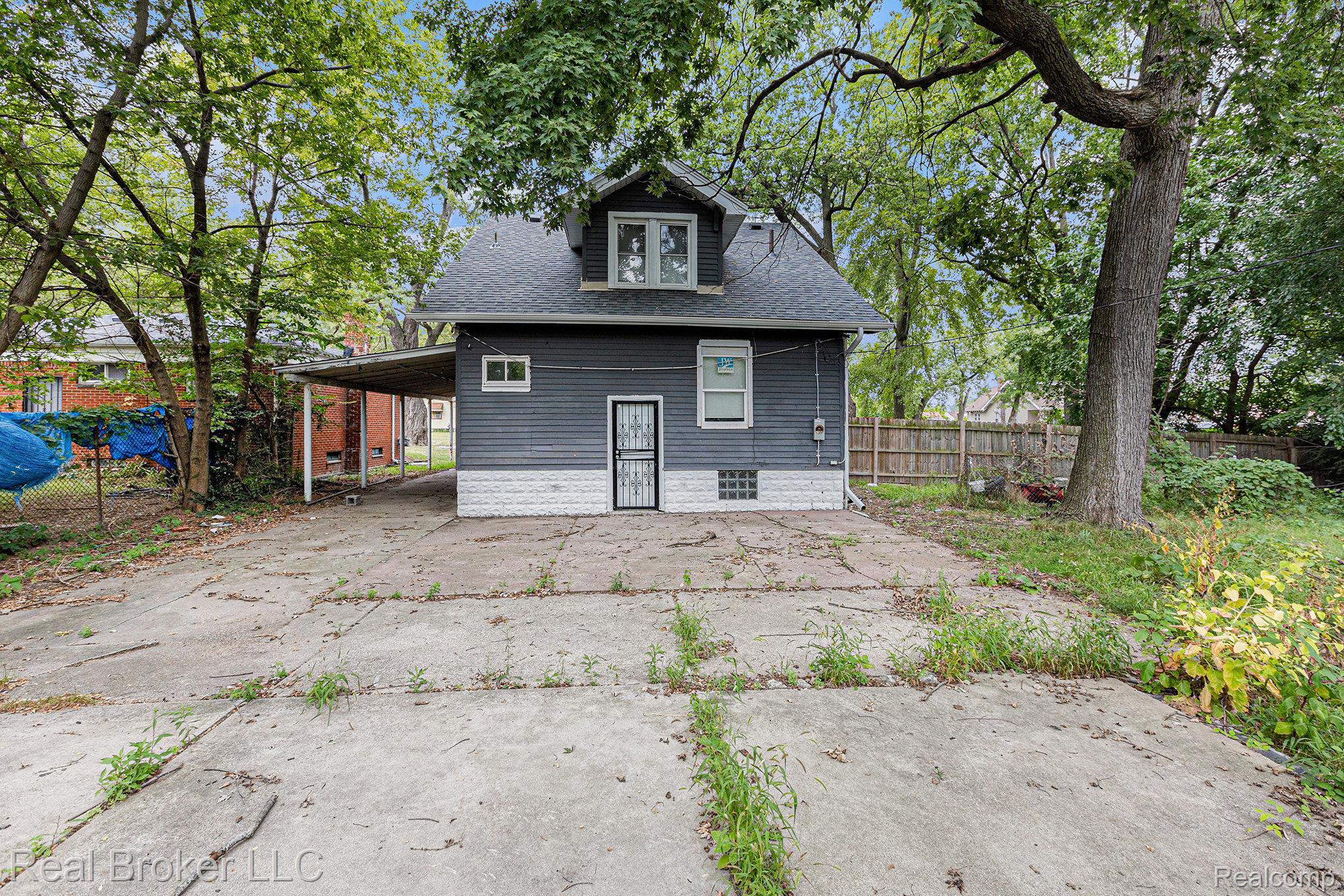 27305 Norfolk Street