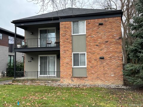 700 Ann Street Birmingham City MI 48009