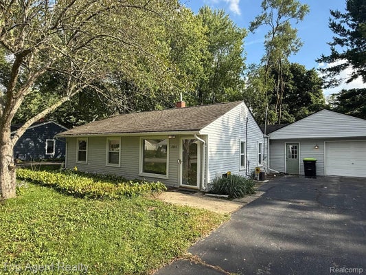 2848 EDNA JANE DR, AUBURN HILLS, MI 48326 - Image 6d3a5d27f088df99b8e31a230c194bca/1408656159