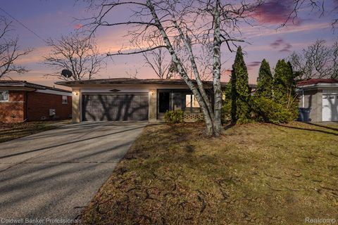 30205 Boewe Drive Warren City MI 48092