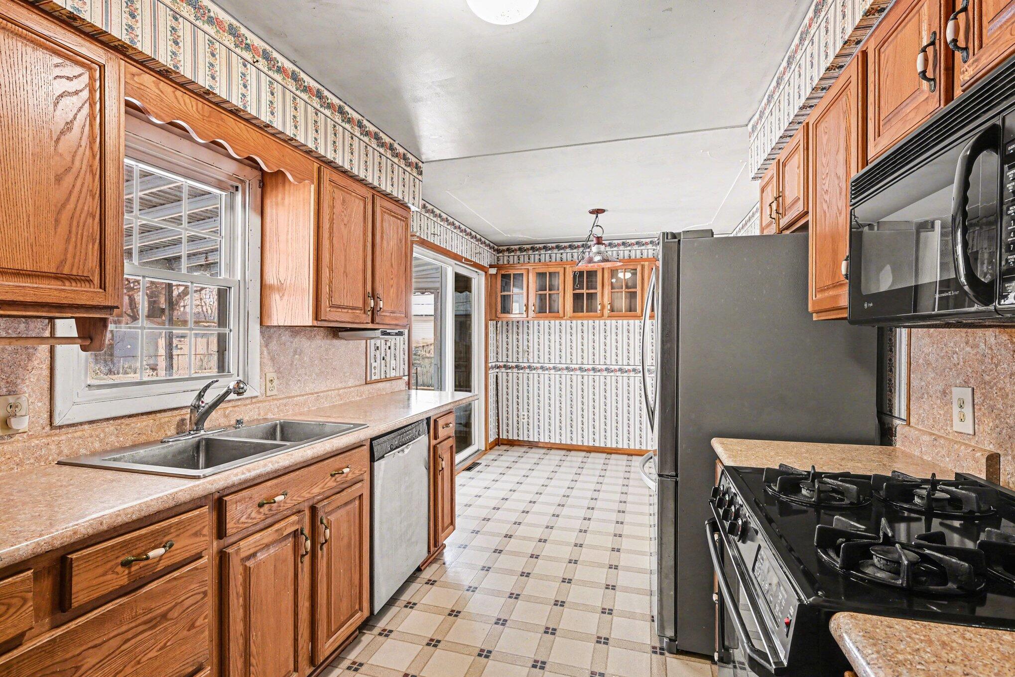 718 S Douglas Avenue