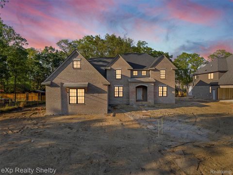 1067 E Avon Road Rochester Hills City MI 48307