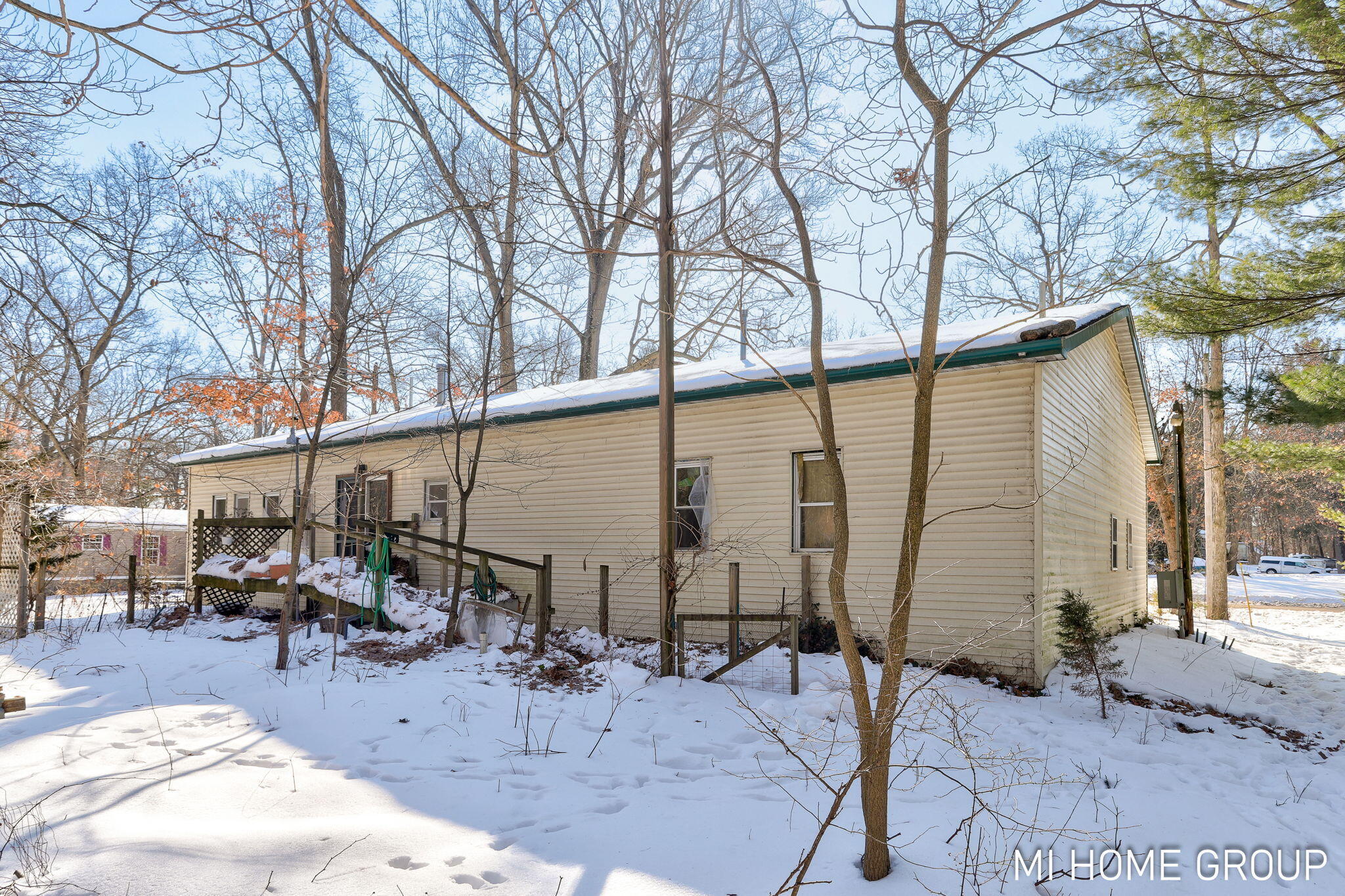 5525 Highland Avenue