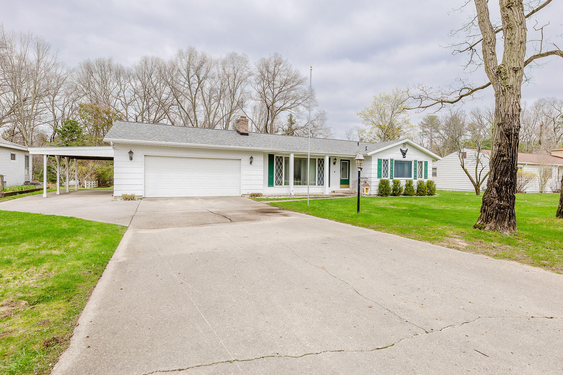 4236 W White Lake Drive