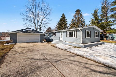 786 Red Oaks Drive Genoa Township MI 48843