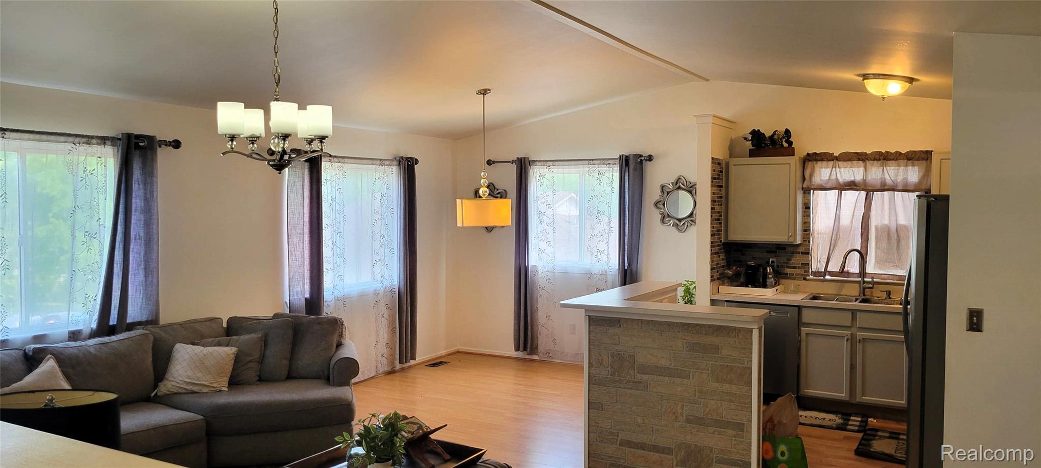 Grand Blanc City, Michigan 48439, United States, 3 Bedrooms Bedrooms, ,3 BathroomsBathrooms,Residential,Active,203576