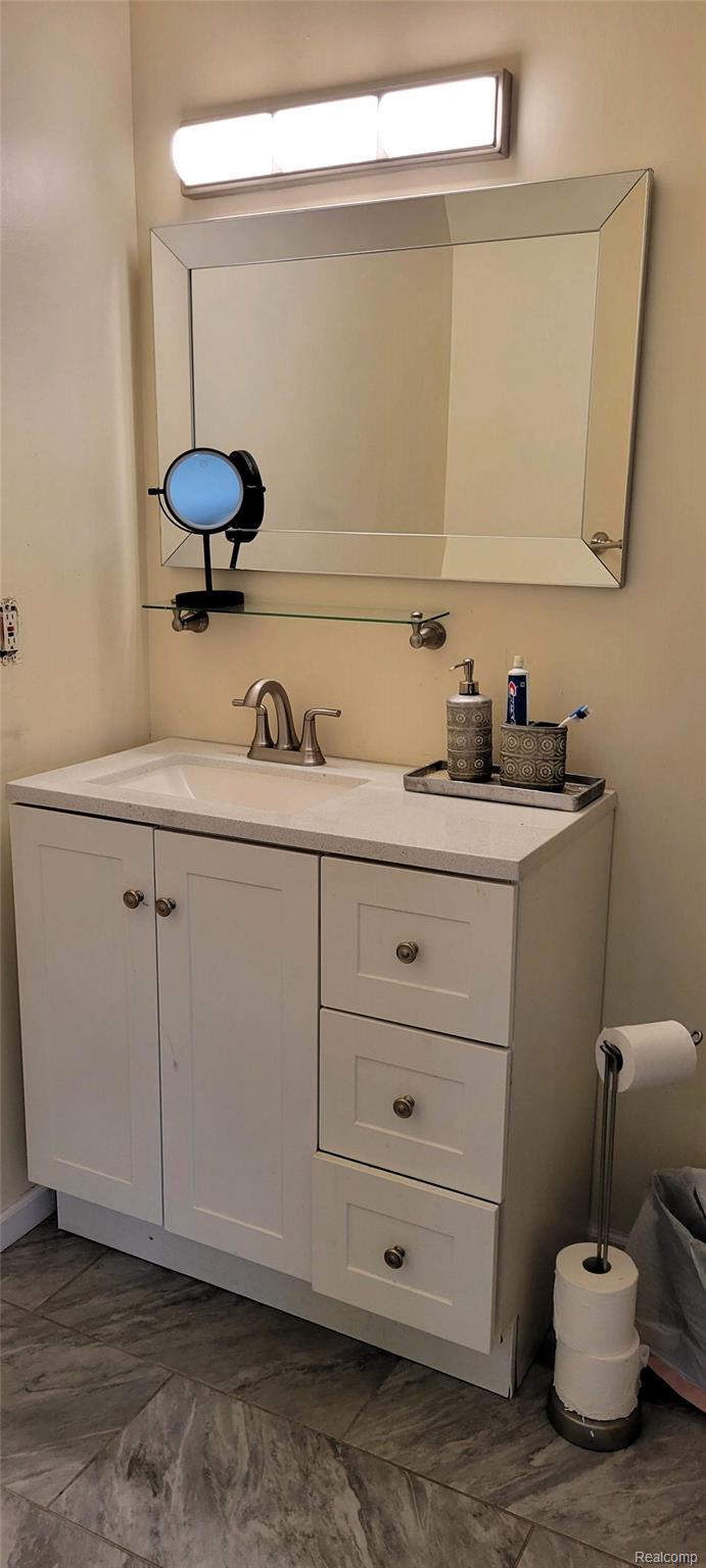 Grand Blanc City, Michigan 48439, United States, 3 Bedrooms Bedrooms, ,3 BathroomsBathrooms,Residential,Active,203576