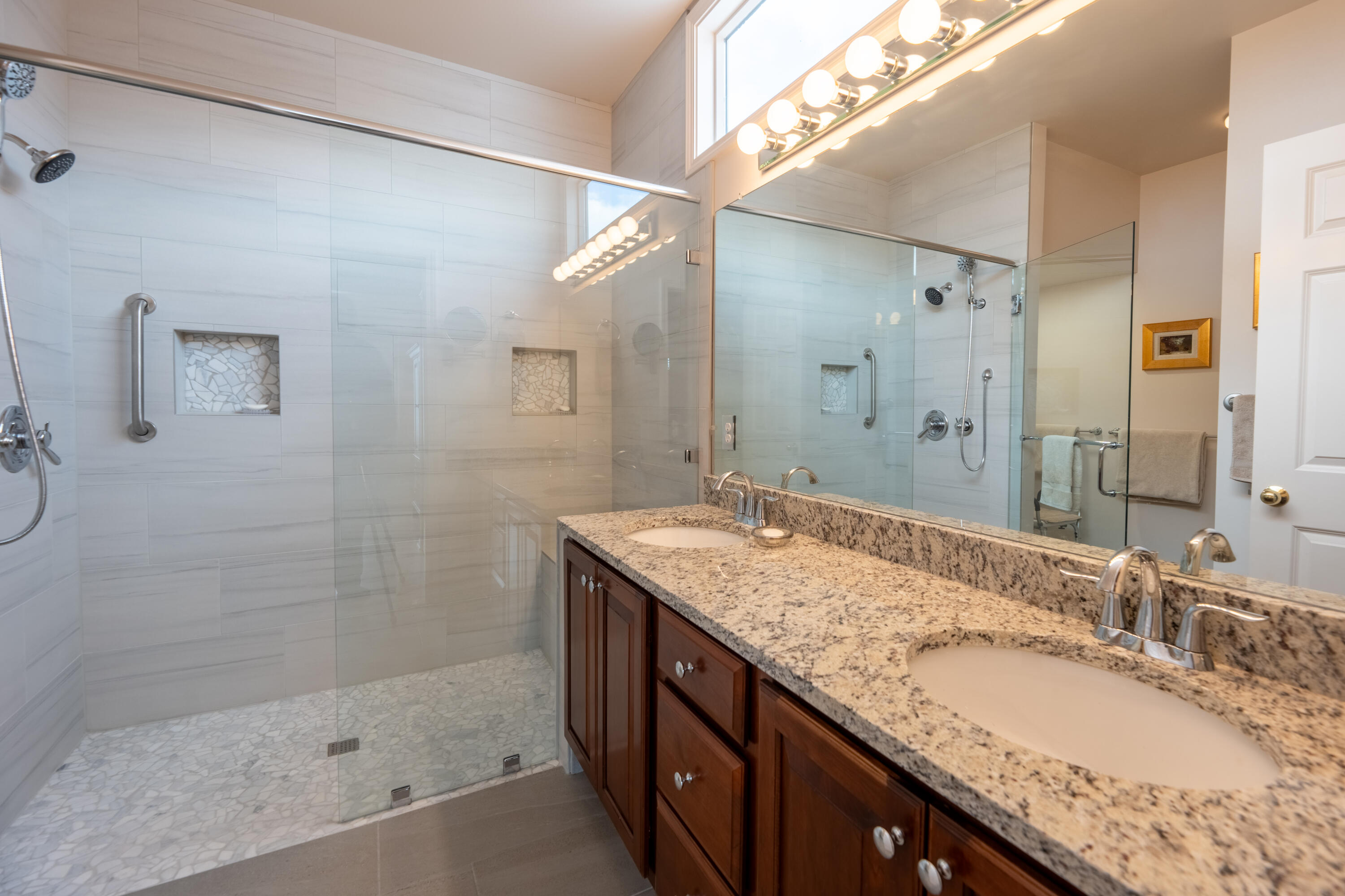 2222 Stonebridge Drive N