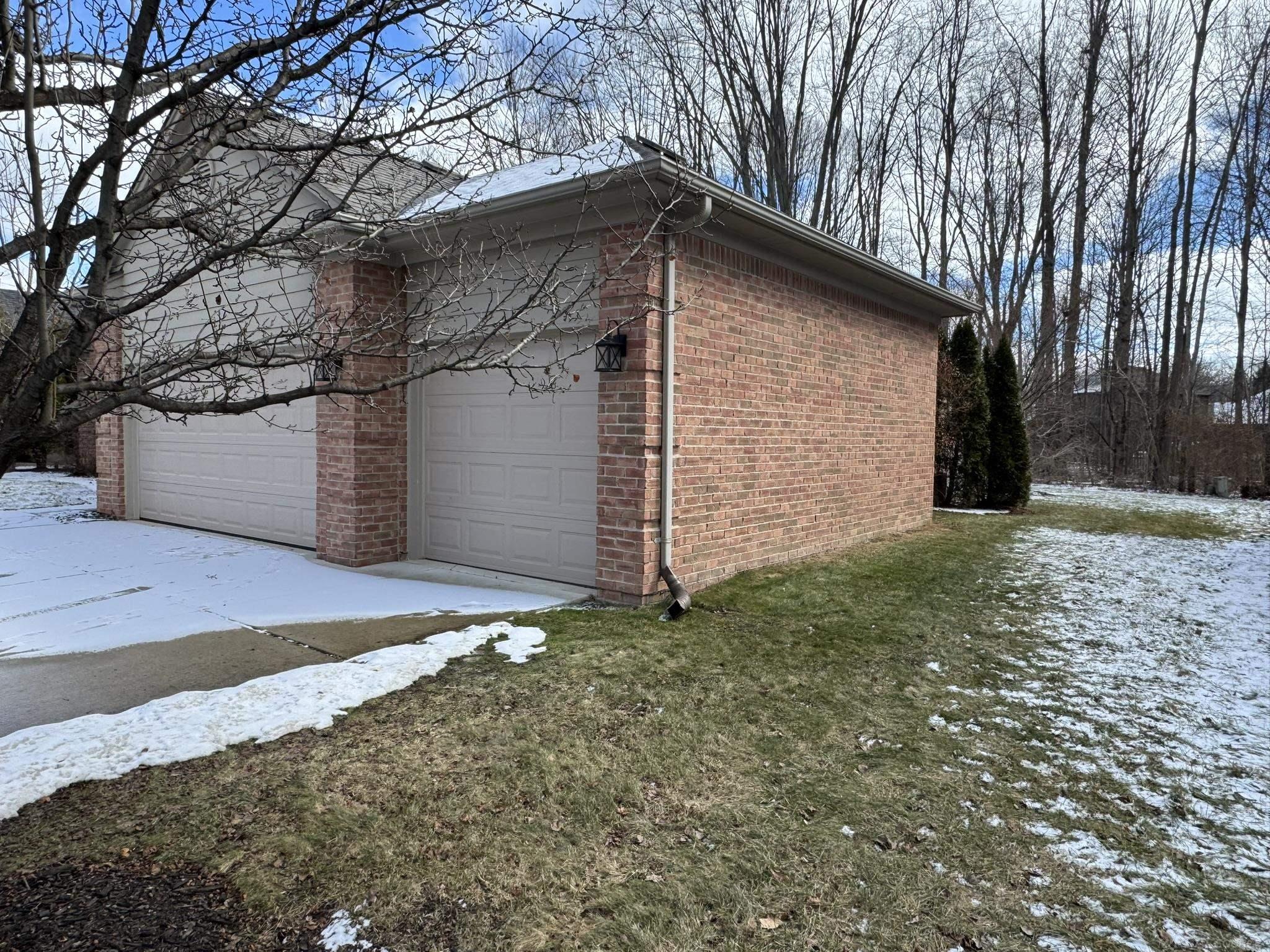 34194 Lakewood Drive