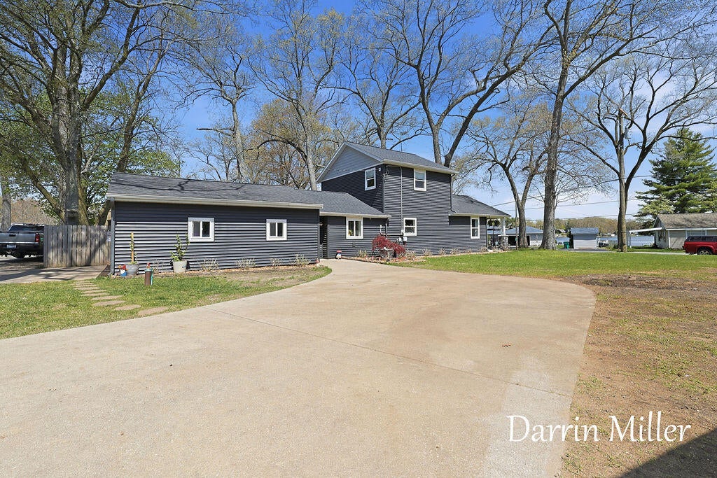 6289 Middle Lake Road