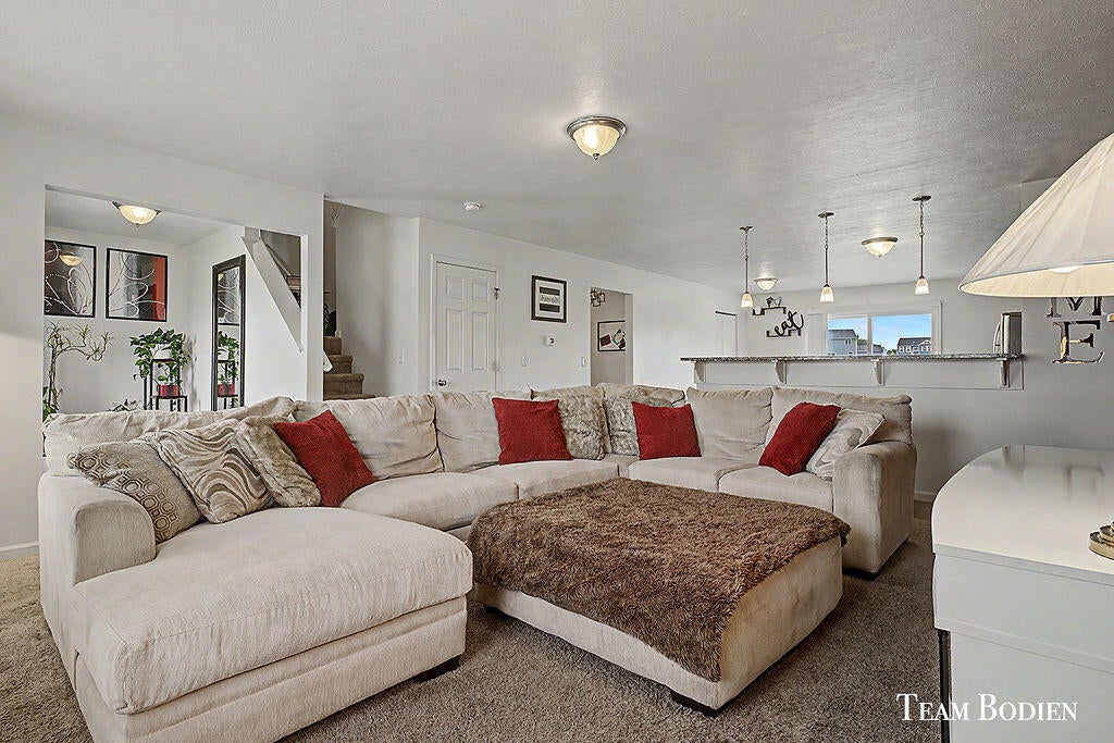 402 Oak Hill Court
