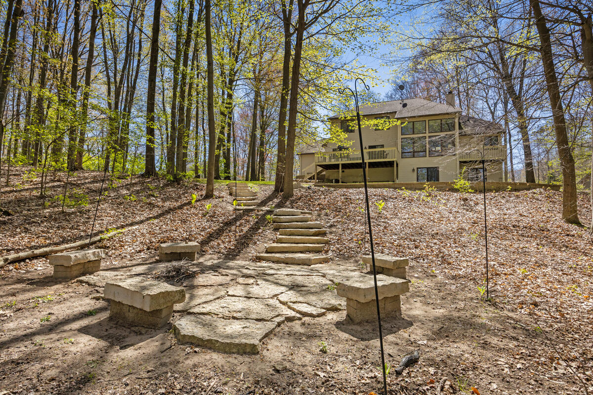 15056 Oakwood Drive