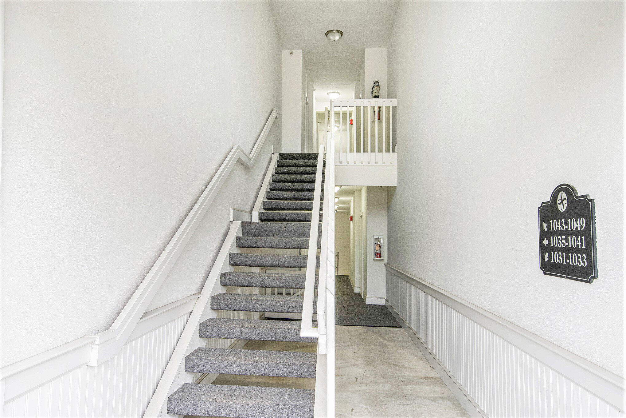 1041 E Summerfield Glen