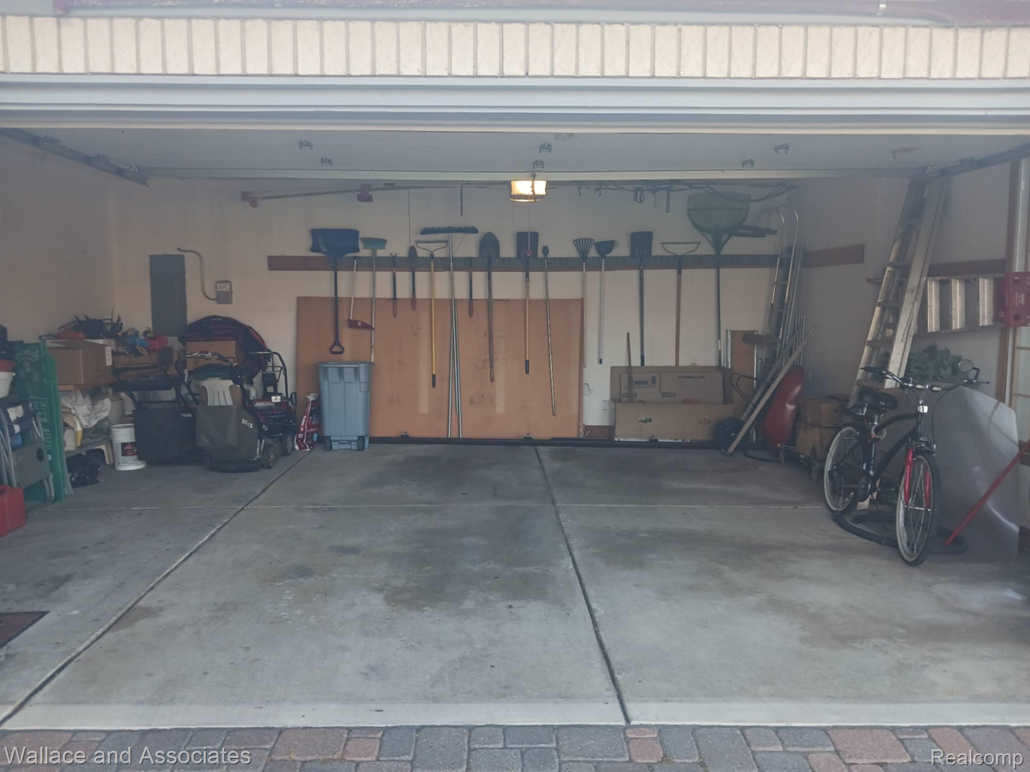 136 Channelsyde Drive