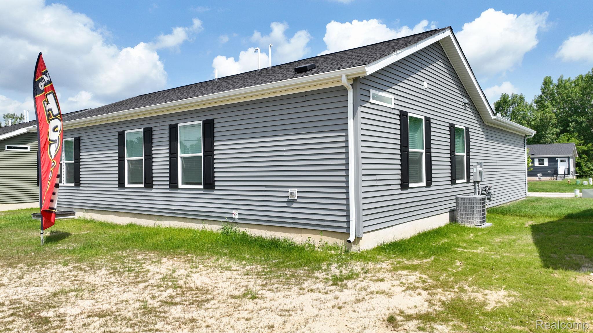 4414 MAPLE LEAF Trail