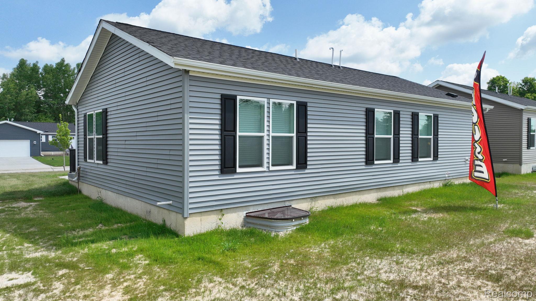 4414 MAPLE LEAF Trail