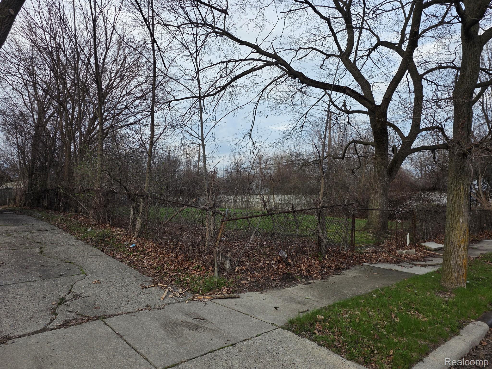 256-2 CEDARDALE Avenue