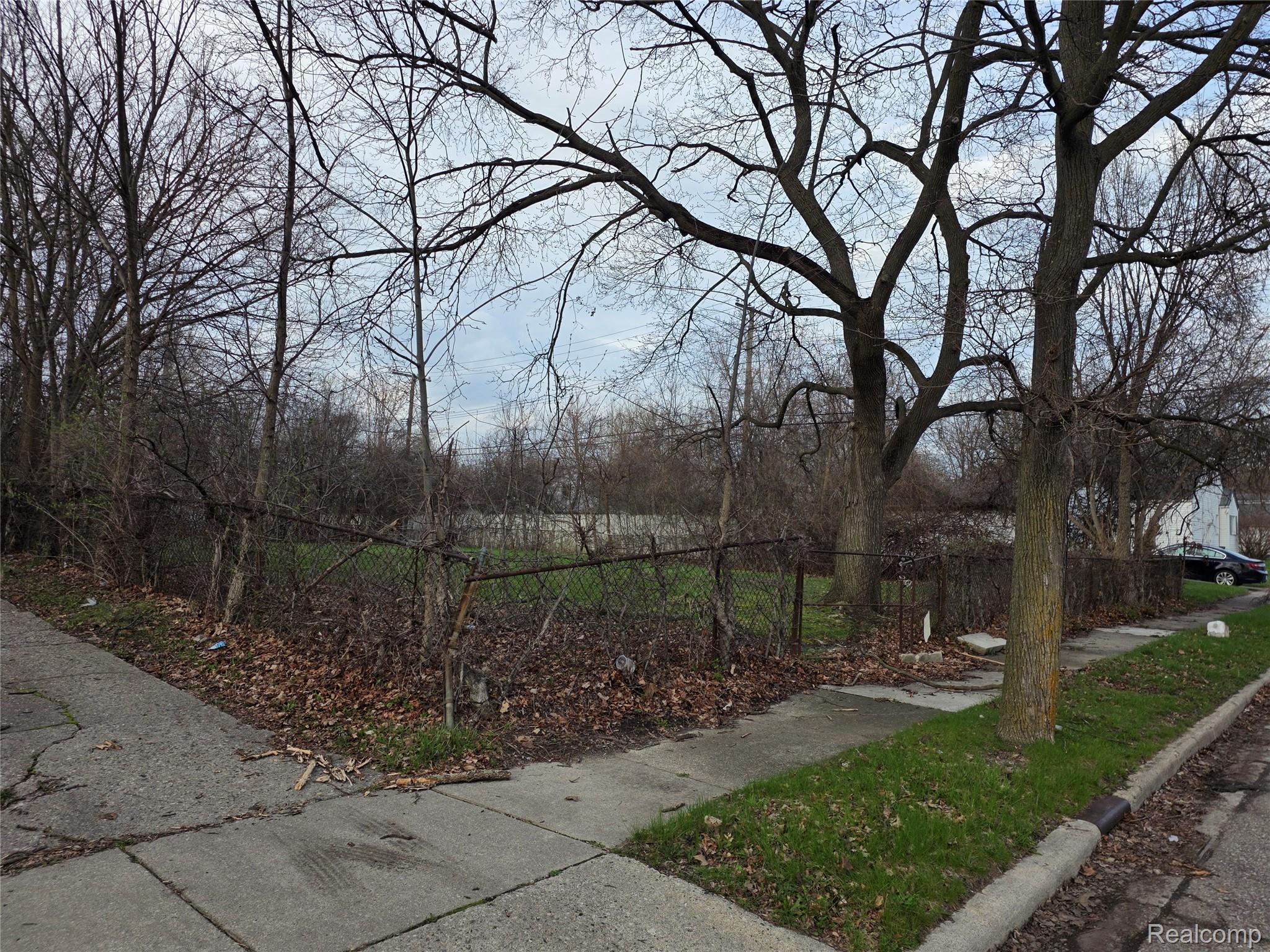 256-2 CEDARDALE Avenue