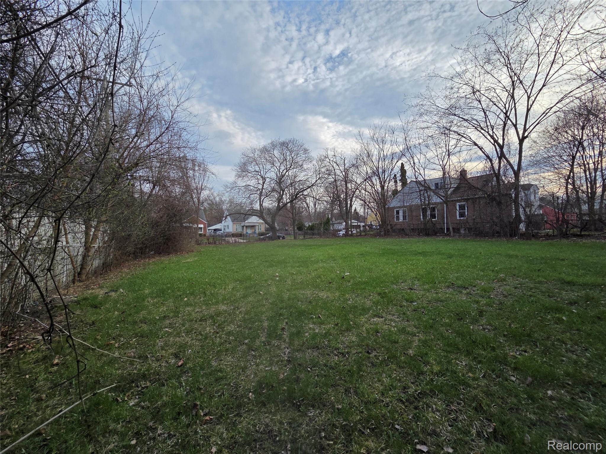 256-2 CEDARDALE Avenue