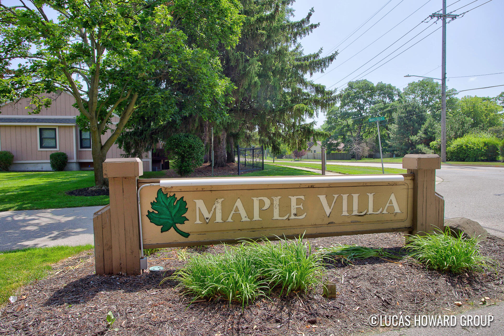 3165 E Maple Villa Drive SE