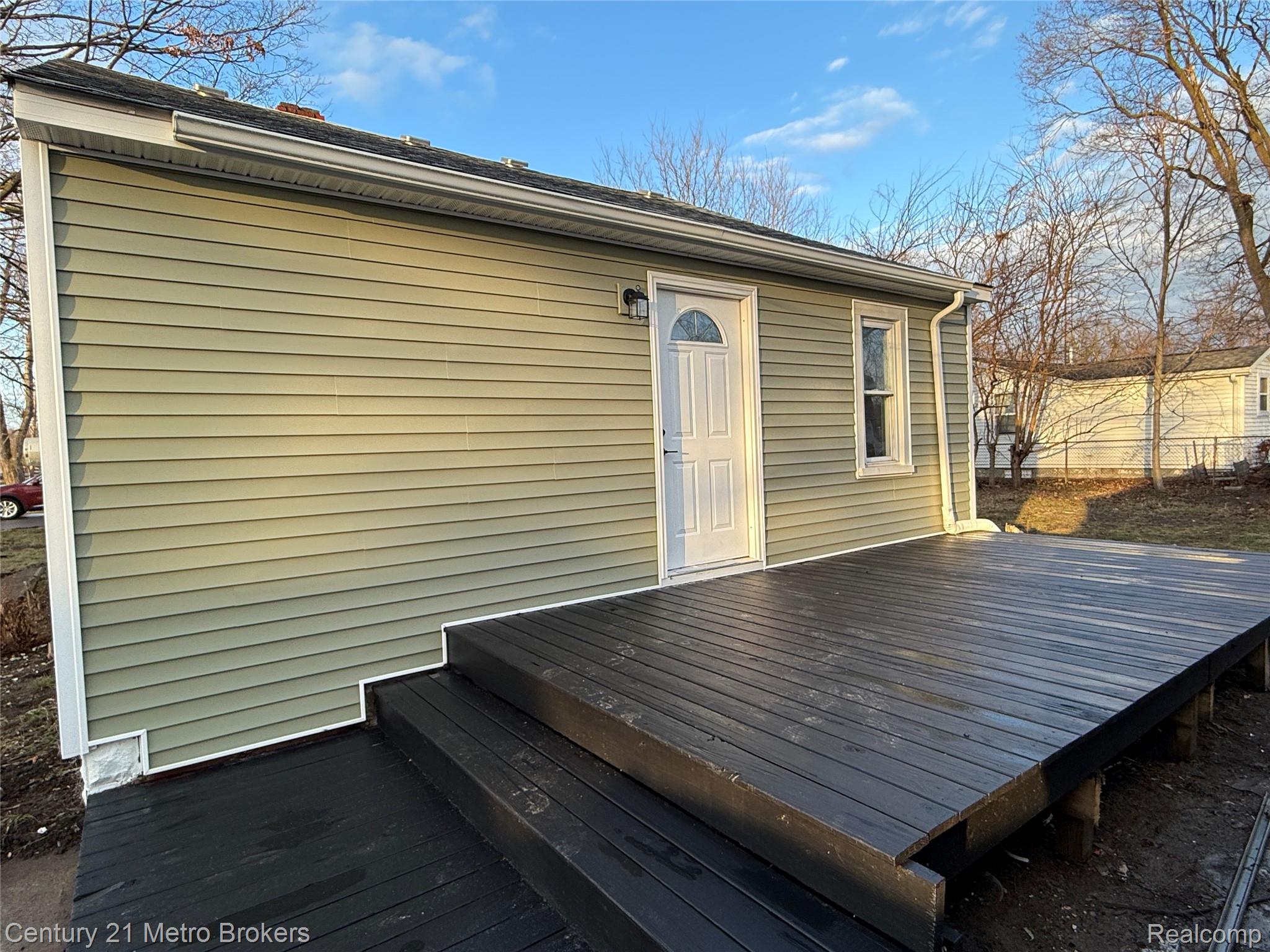 2098 E Scottwood Avenue