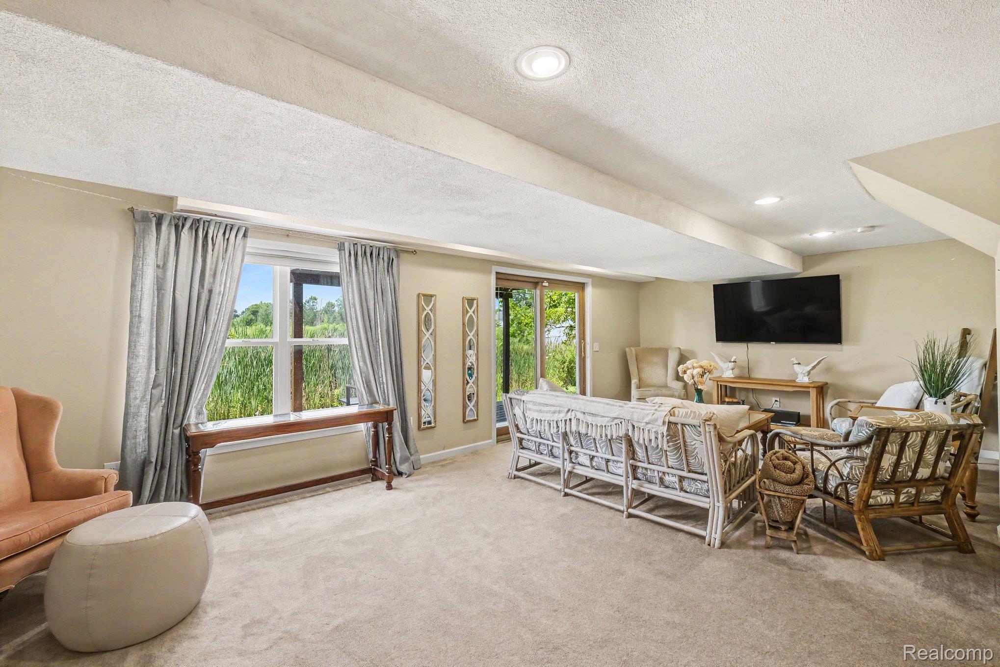 10466 Pine Valley Drive