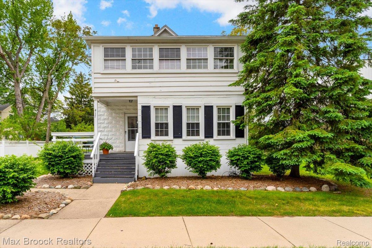 417 W Lincoln Avenue