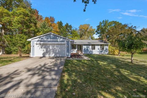 3830 Pine Orchard Circle Waterford Charter Township MI 48329