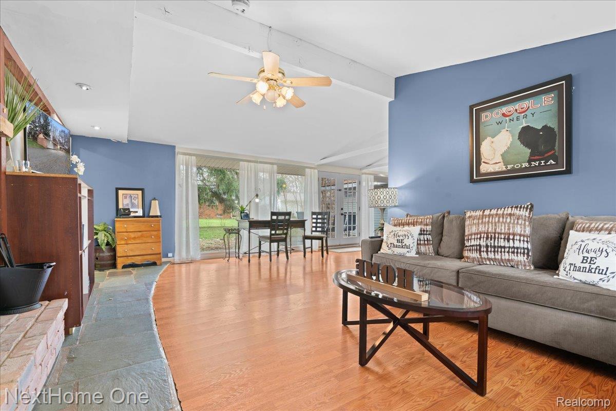 1014 S Adelaide Street