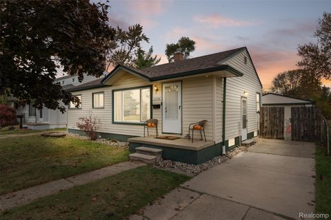 31752 Glen Street Westland City MI 48186