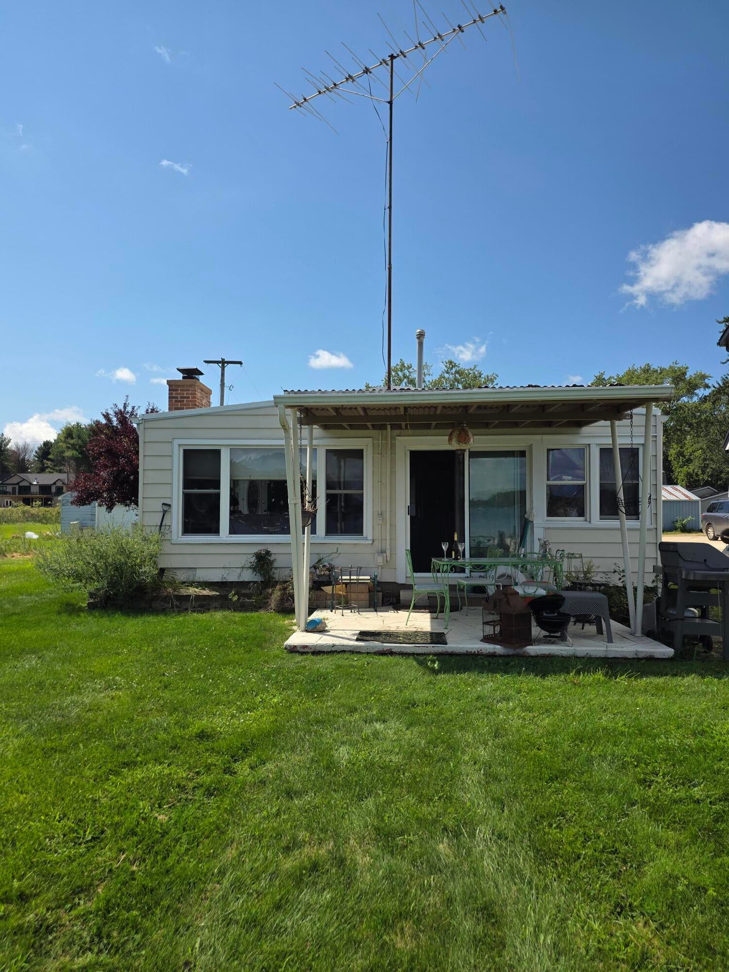 48696 Main Street