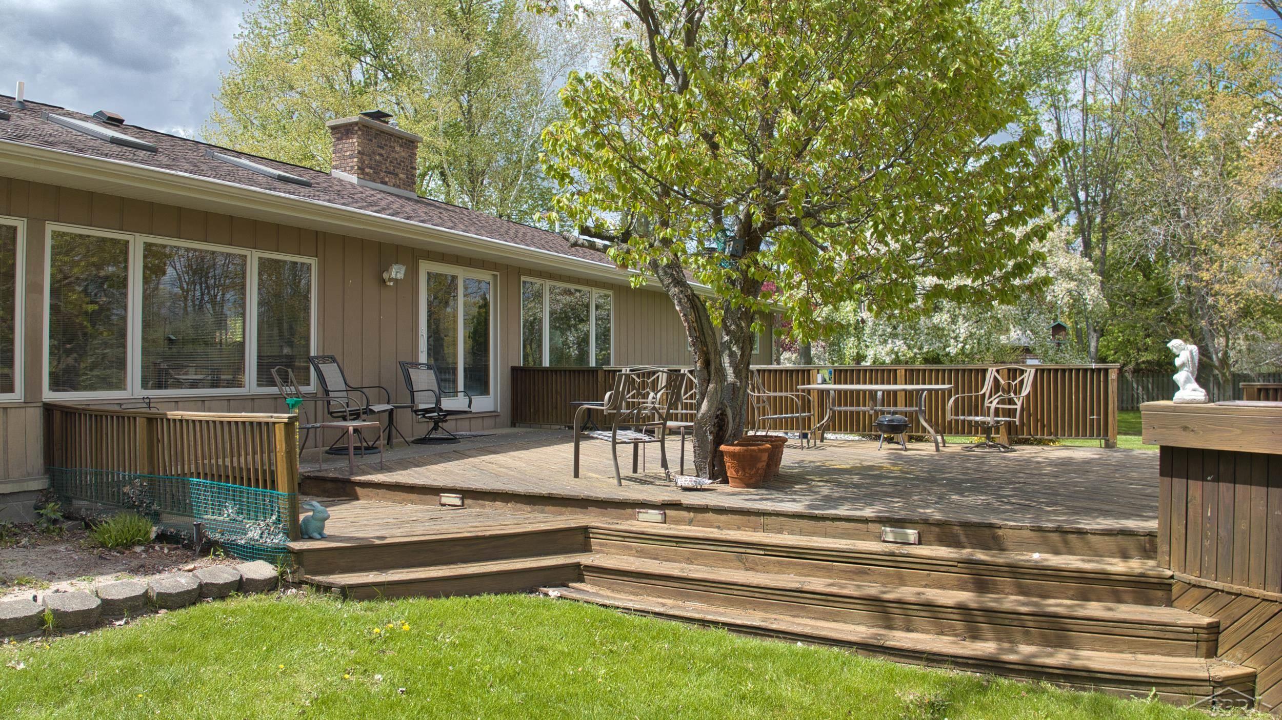 5220 N River Road