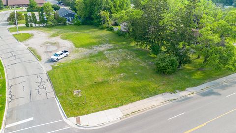 915 E Broomfield Road Mt Pleasant City MI 48858