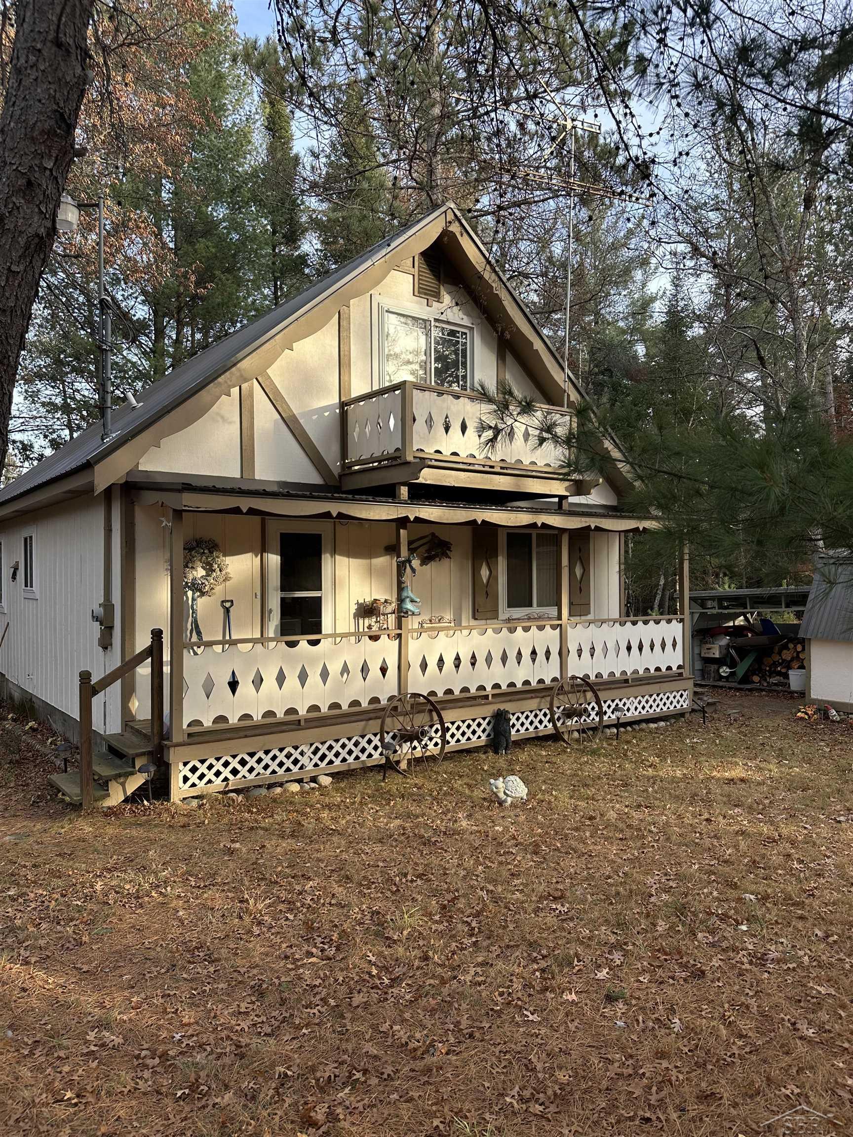 2832 Creekview Drive