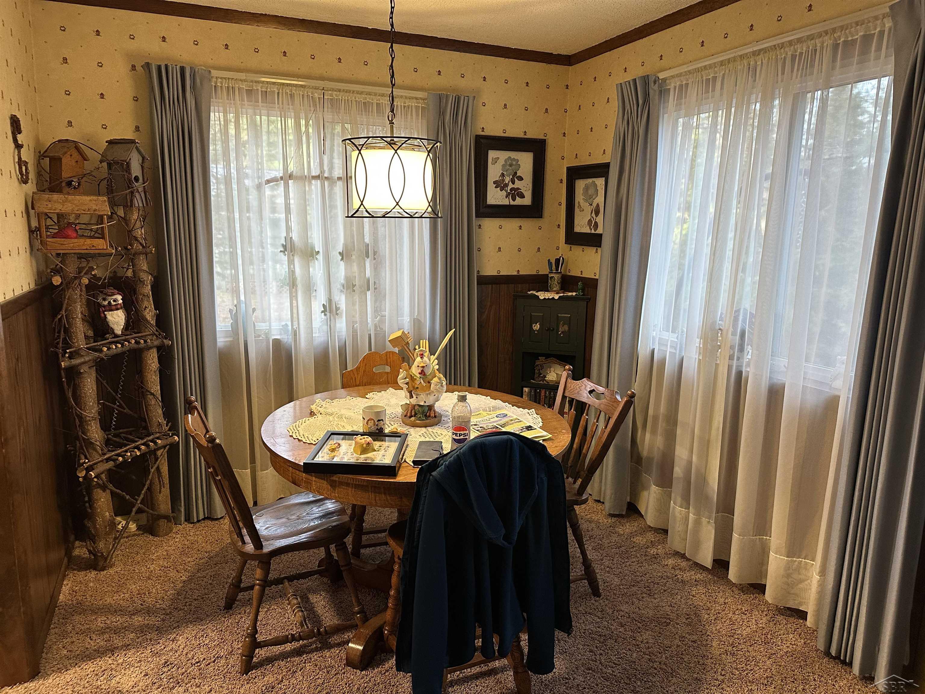 2832 Creekview Drive