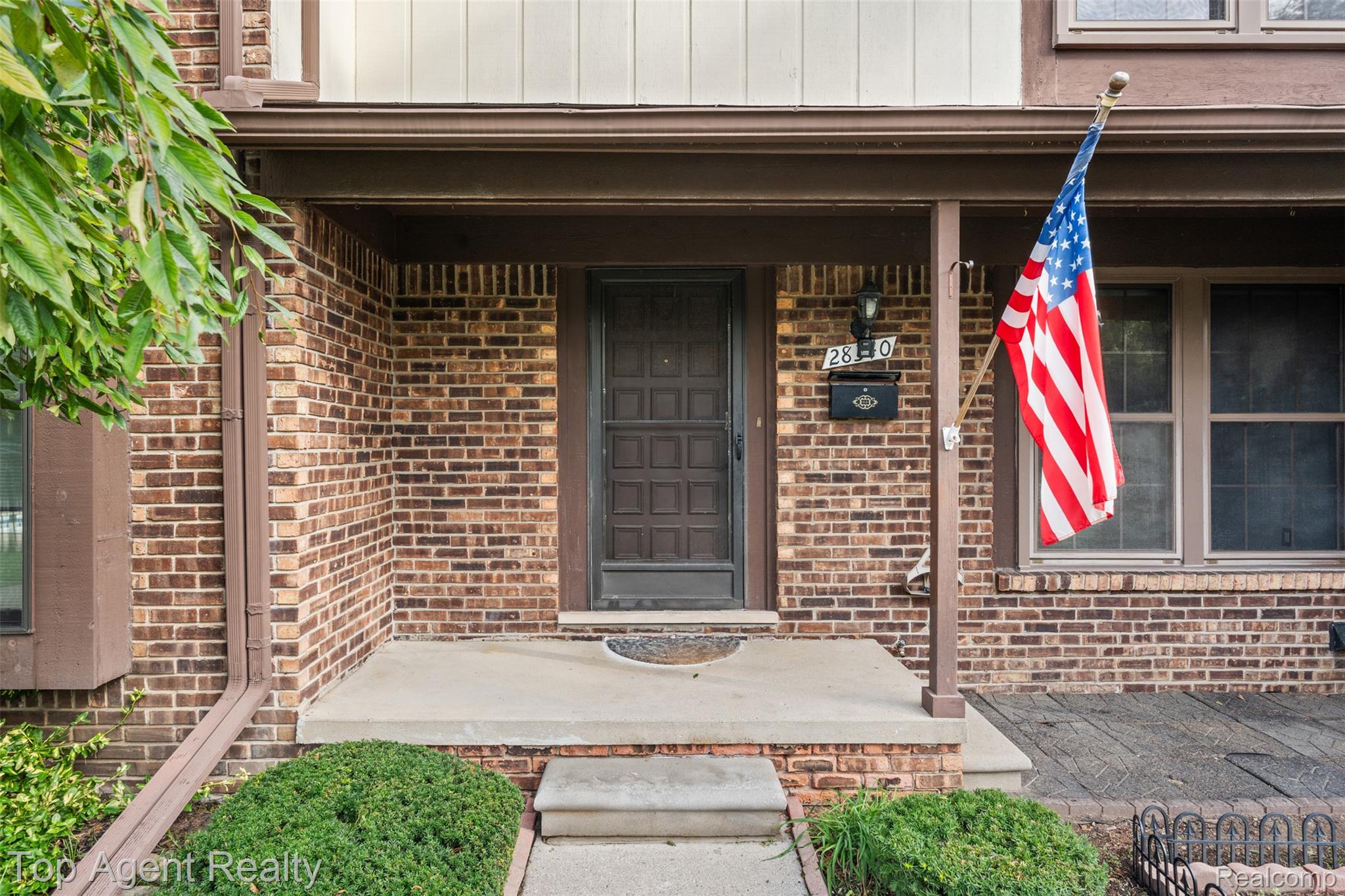 28340 Queens Court