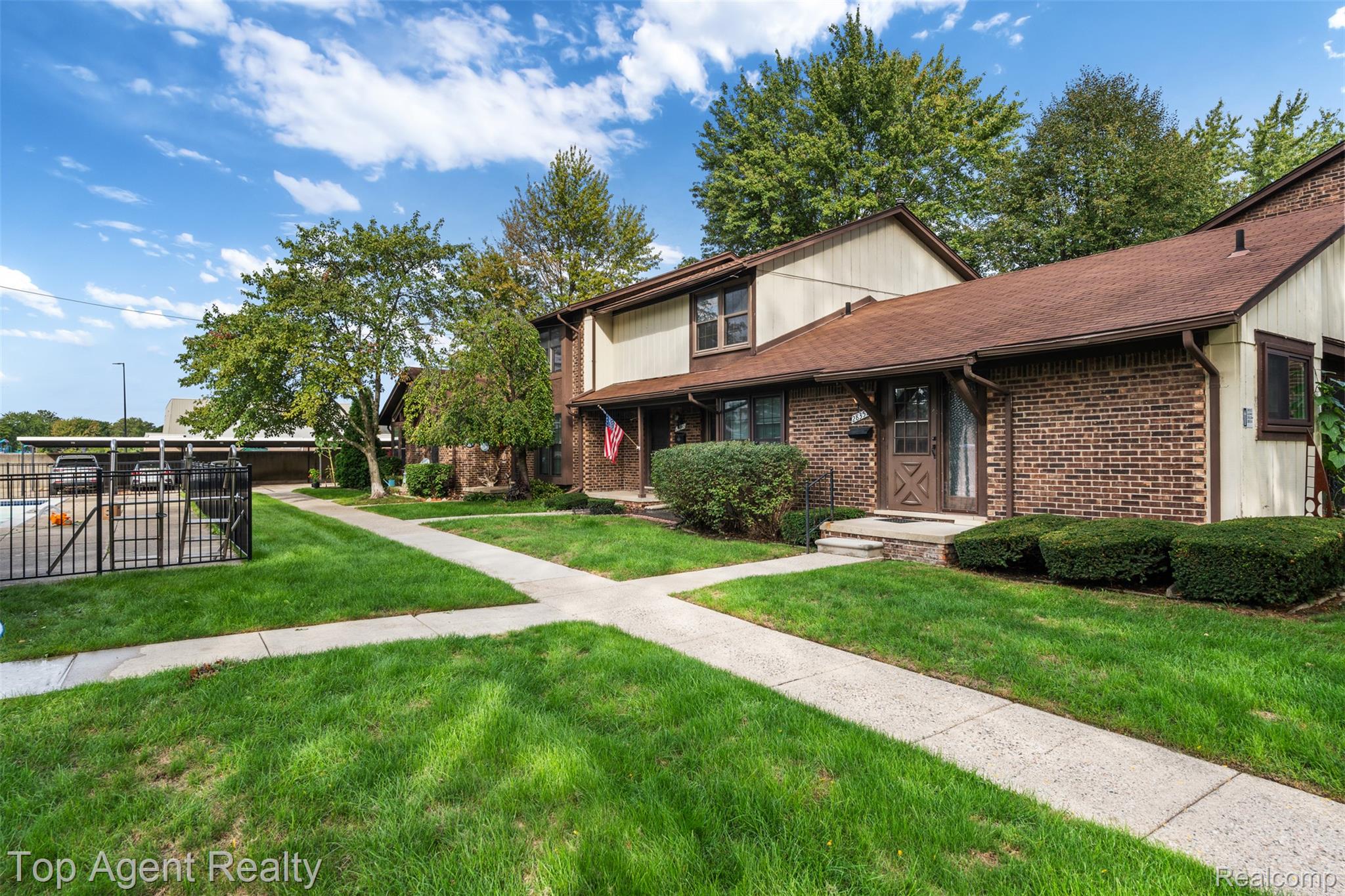 28340 Queens Court