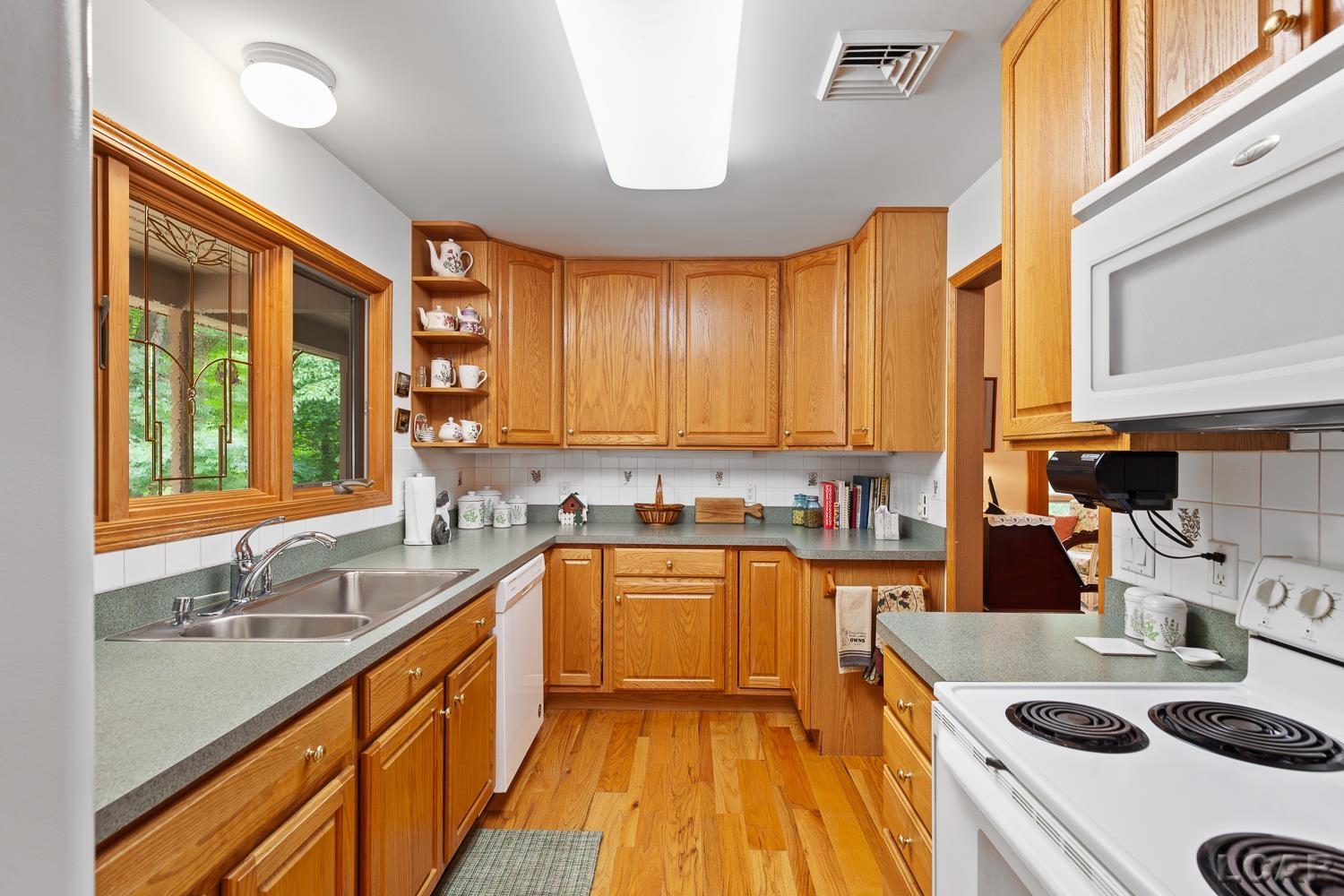 9949 Indian Trail