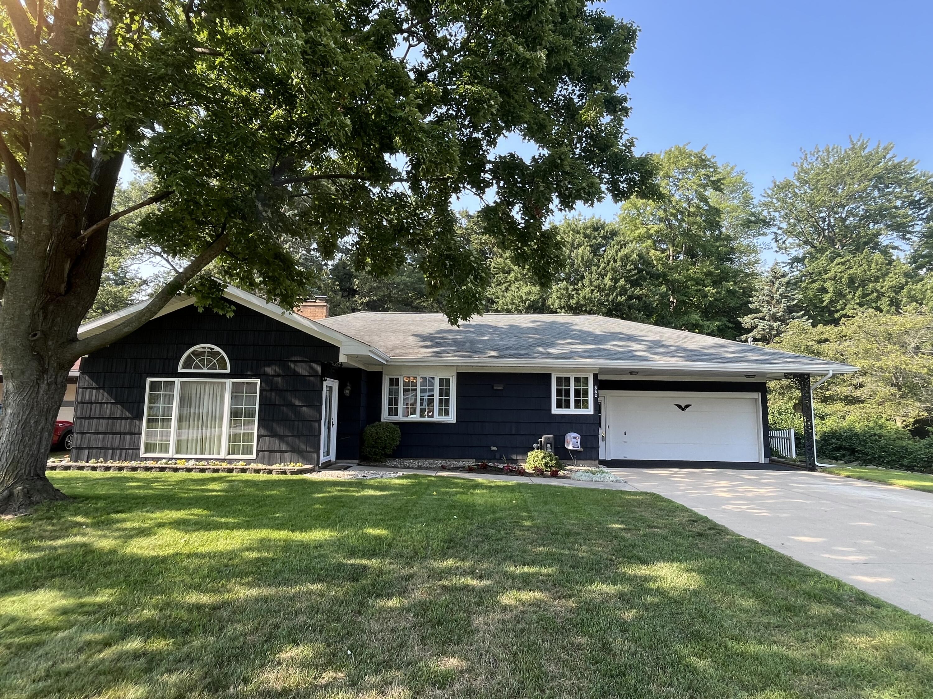 880 W Hile Road
