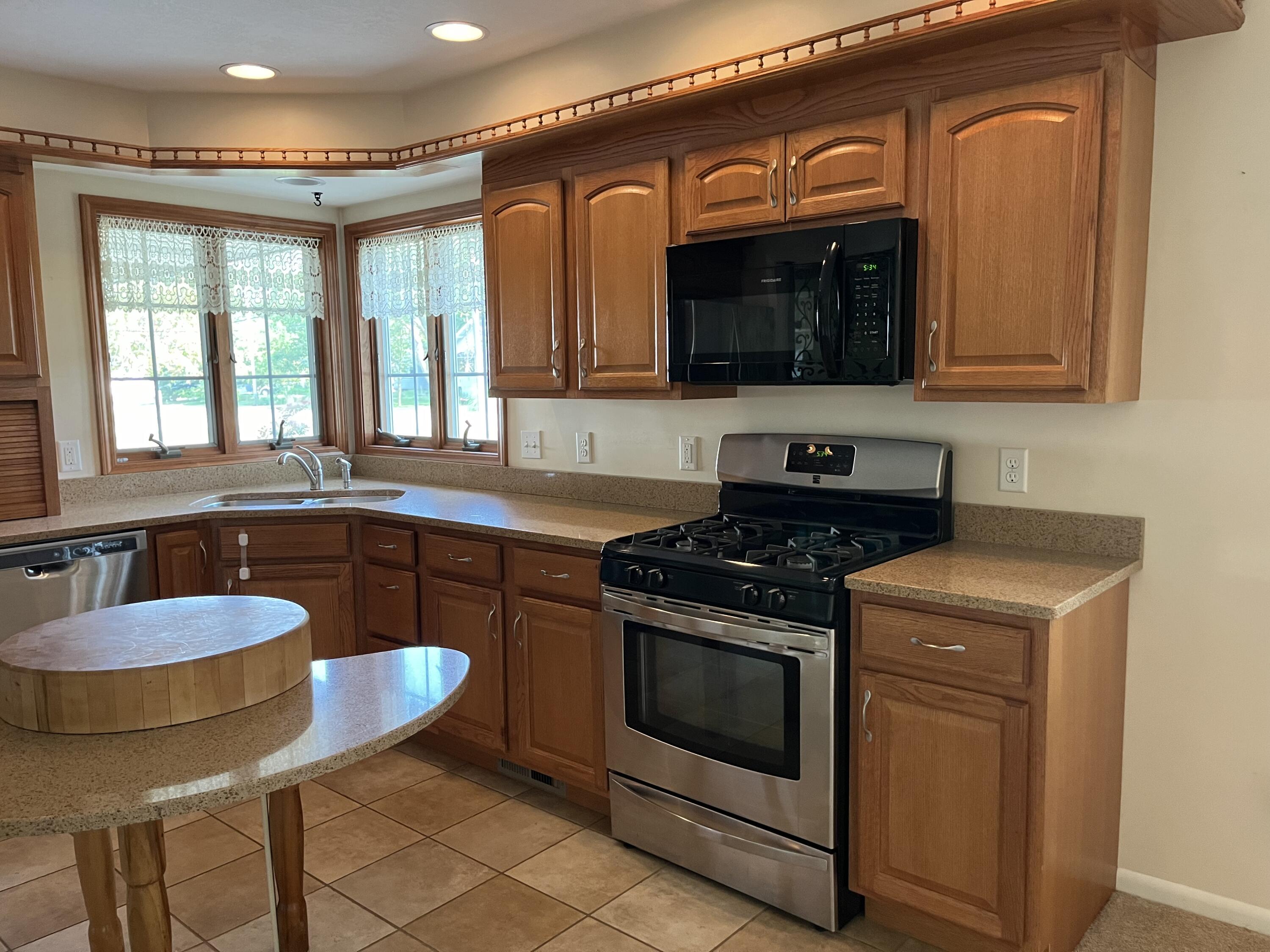880 W Hile Road