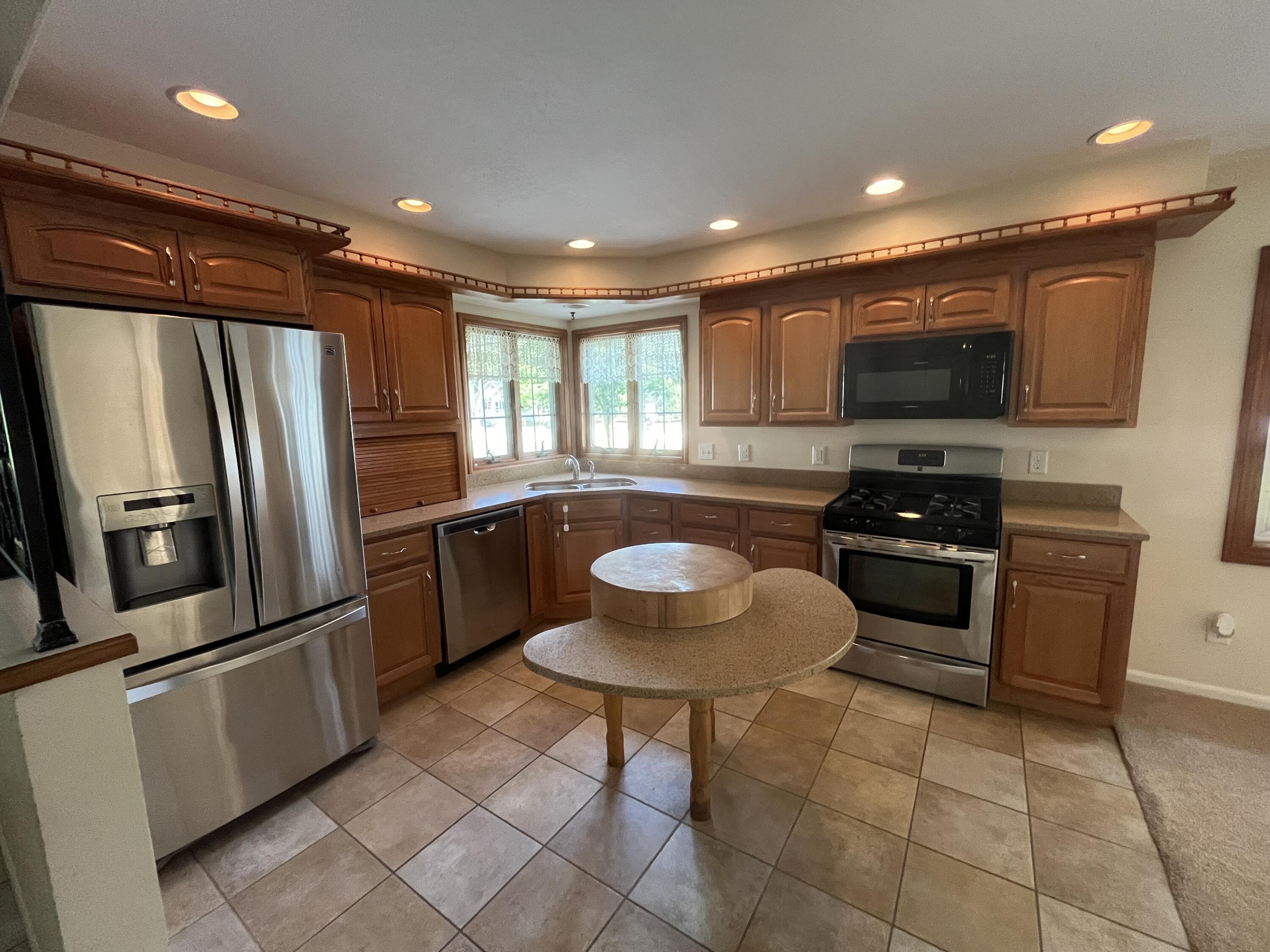 880 W Hile Road