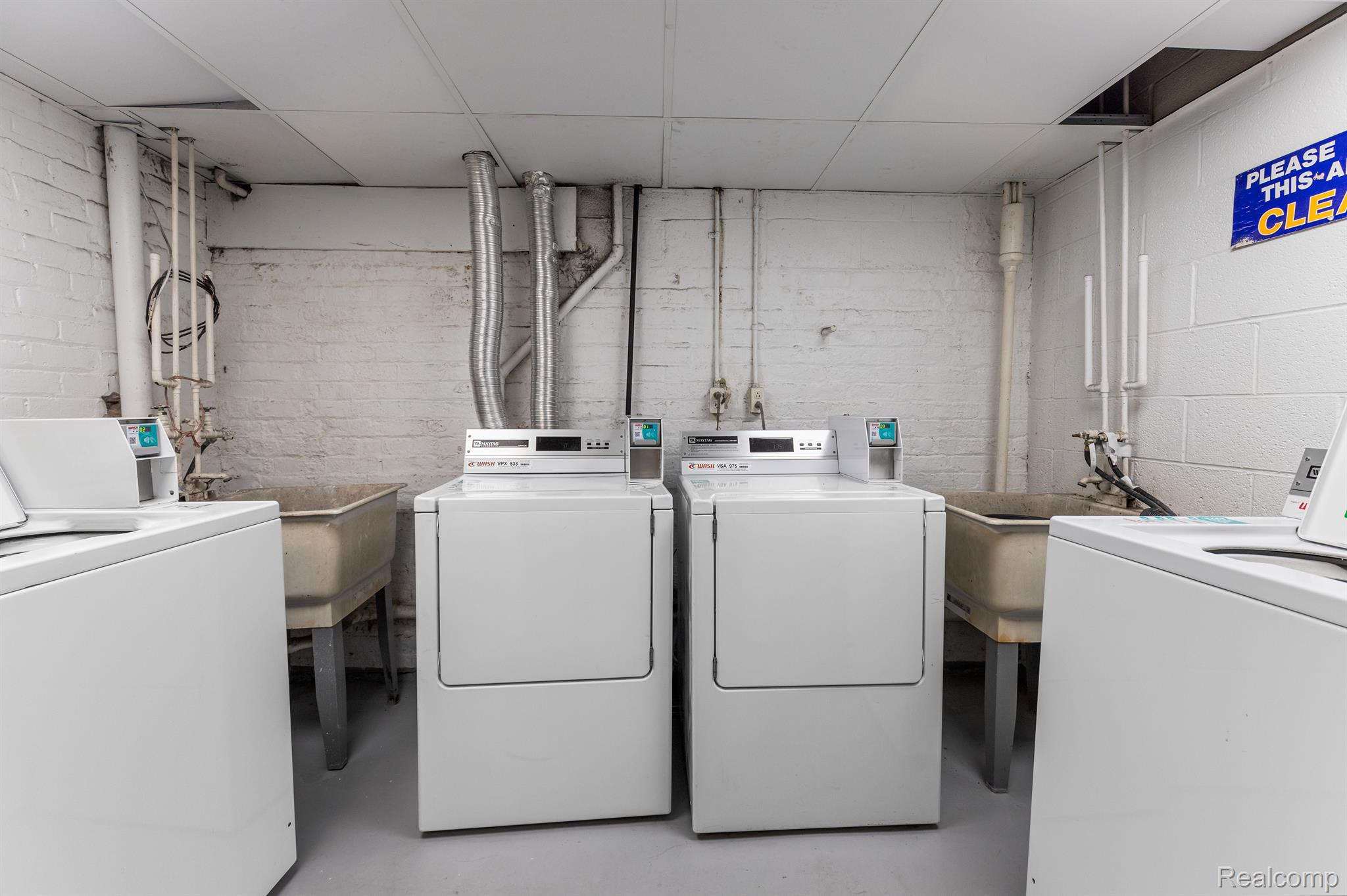 Detroit, Michigan 48202, United States, 1 Bedroom Bedrooms, ,1 BathroomBathrooms,Residential,Active,36732