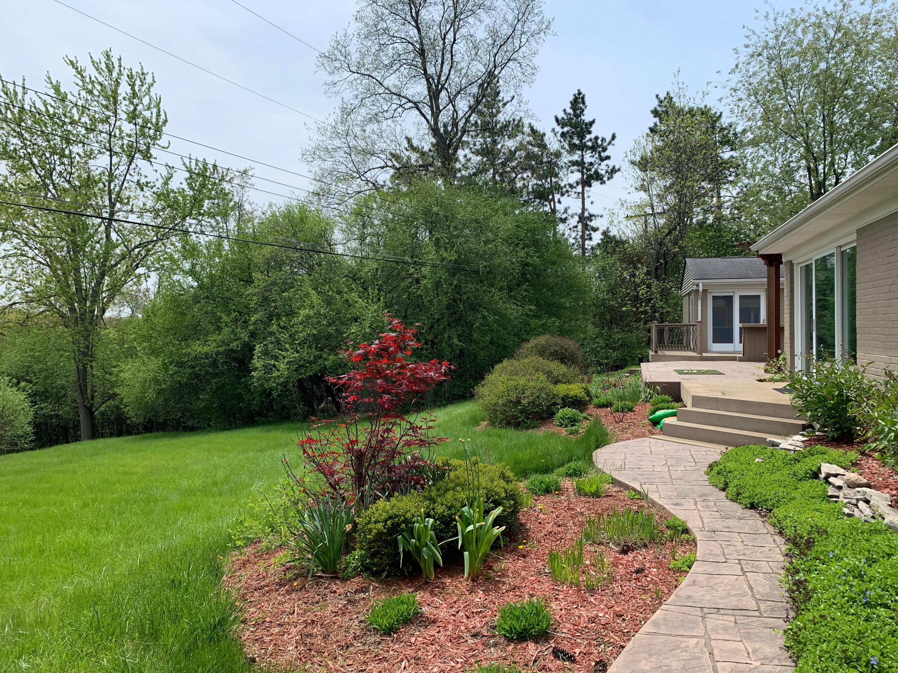 3275 Chickering Lane