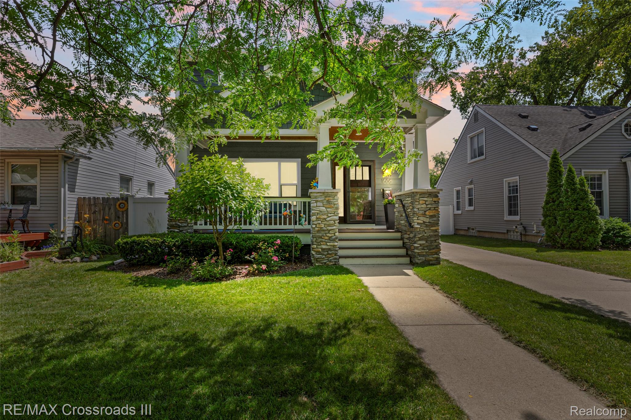 1506 N Altadena Avenue