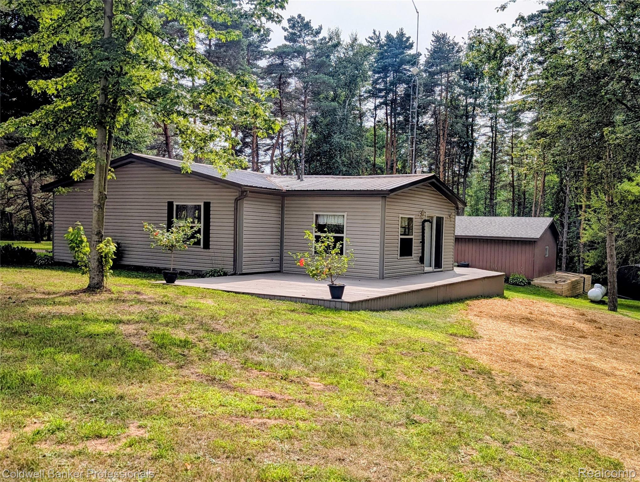 6895 Lanway Road