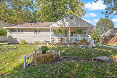 33718 Barrington Street Westland City MI 48186
