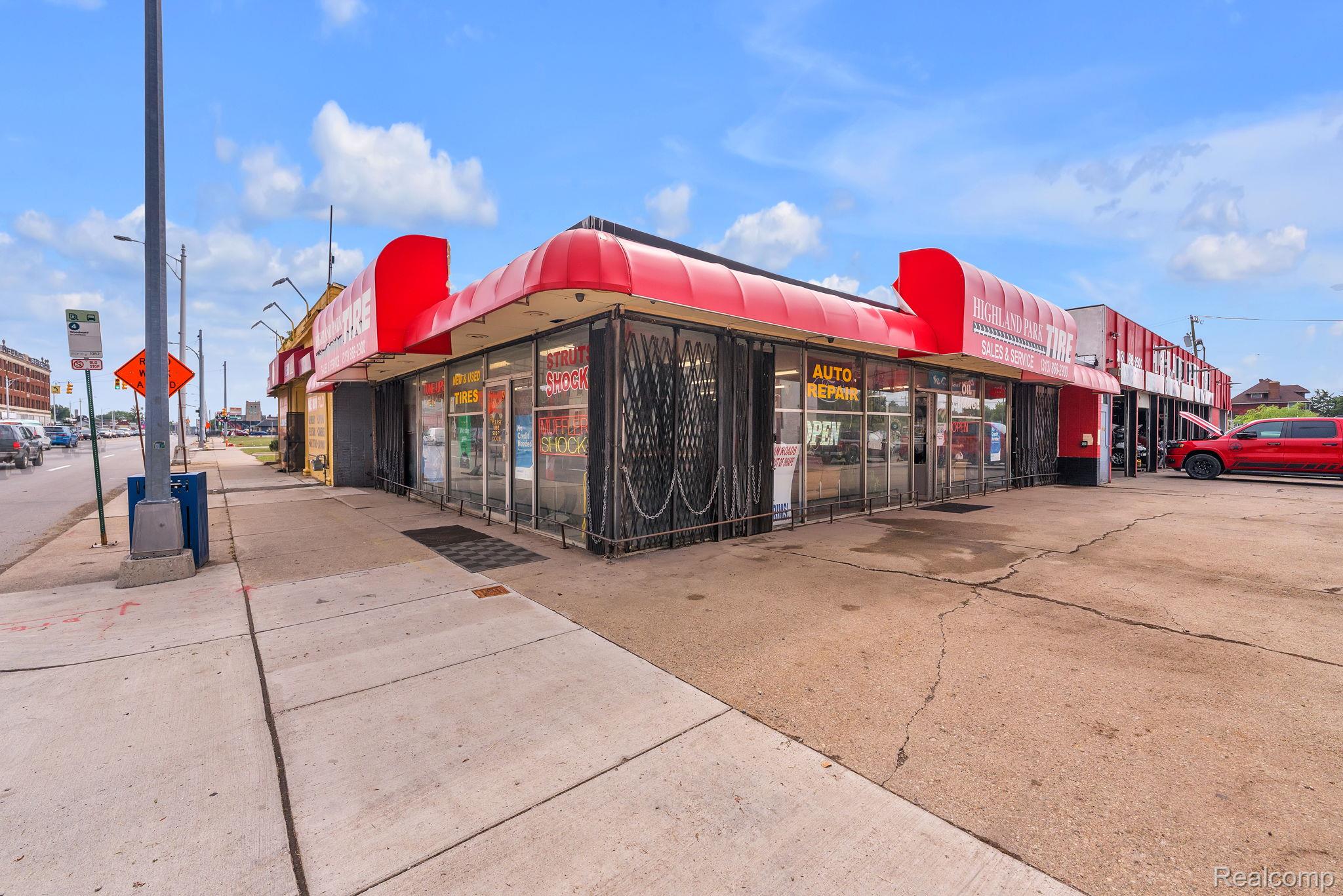 13145 Woodward Avenue